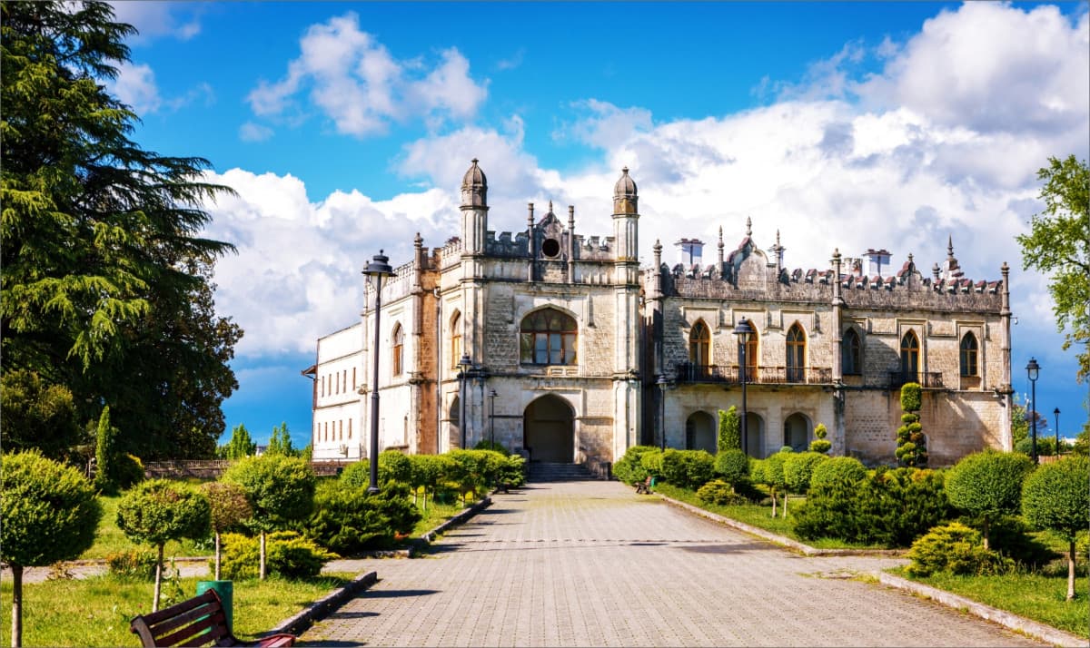 დადიანების სასახლე